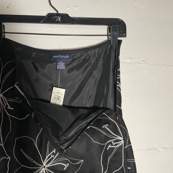NWT Ann Taylor Embroidered Circle Skirt Linen Silk Blend Black Floral Size 2 - Picture 8 of 10